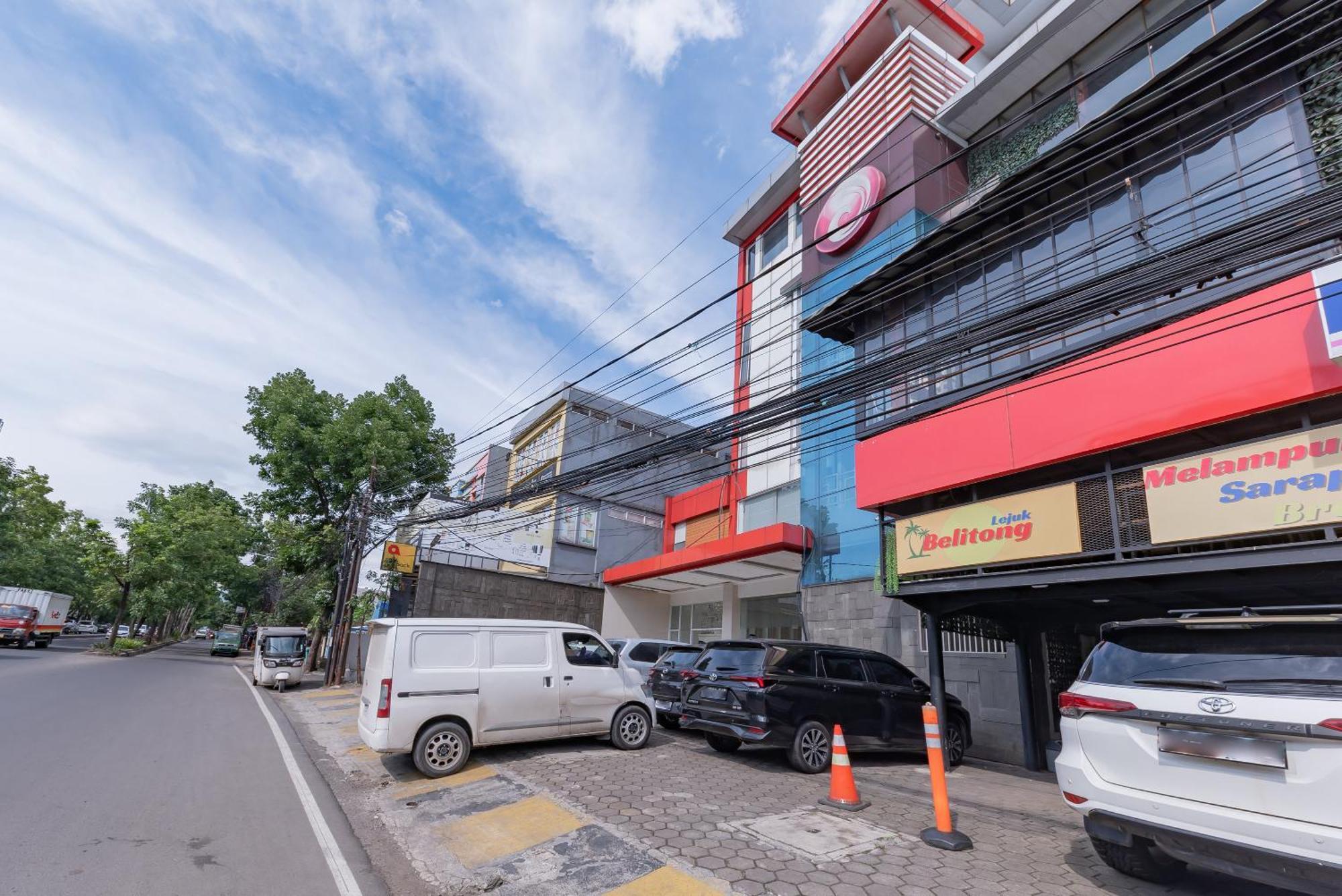 Sans Hotel Diemdi Kiaracondoong Bandung Exterior foto
